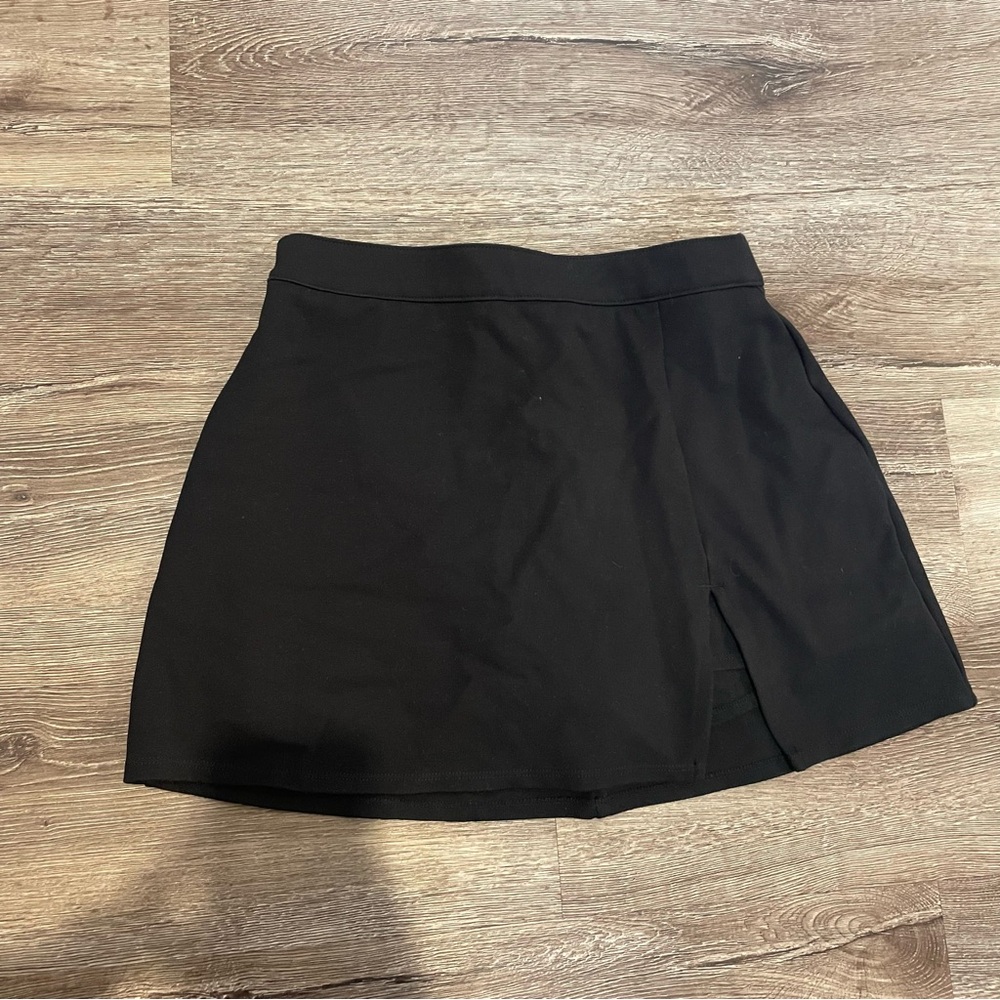 Hollister women’s A-line mini skort in Black